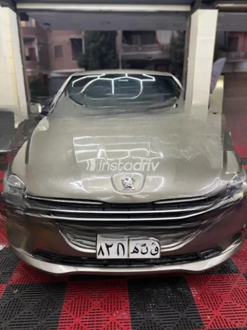 Peugeot 301 2015 Gold Automatic Used for Sale in El Qanater El Khayreya - 3