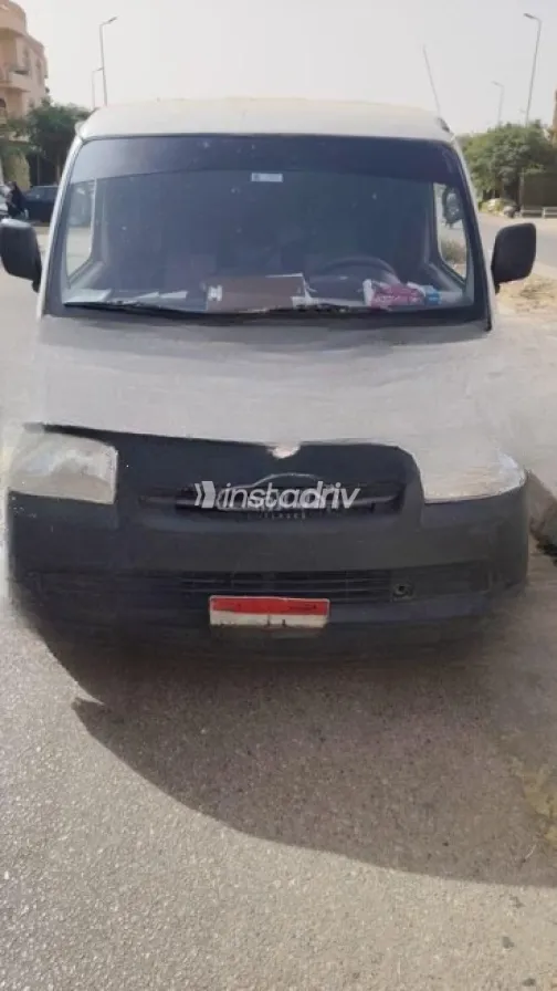 Daihatsu Gran max 2015 White Manual Used for Sale in Obour City - 2