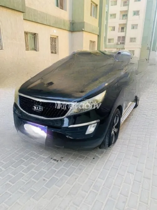Kia Sportage 2012 Black Automatic Used for Sale in Cairo - 2
