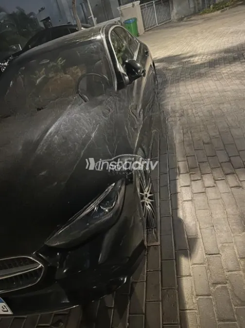 مرسيدس 180 2023 أسود أوتوماتيك مستعملة للبيع في مدينة الشيخ زايد - 2