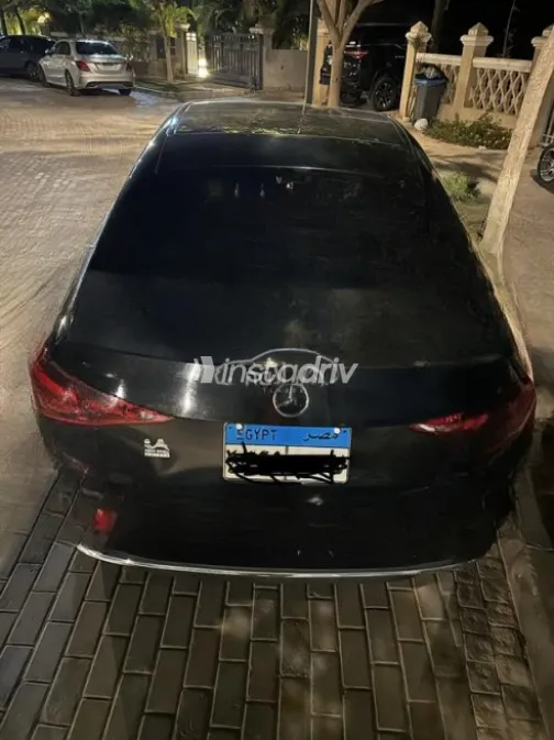 مرسيدس 180 2023 أسود أوتوماتيك مستعملة للبيع في مدينة الشيخ زايد - 5