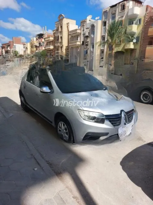 Renault Logan 2017 Gray Automatic Used for Sale in Damietta - 1