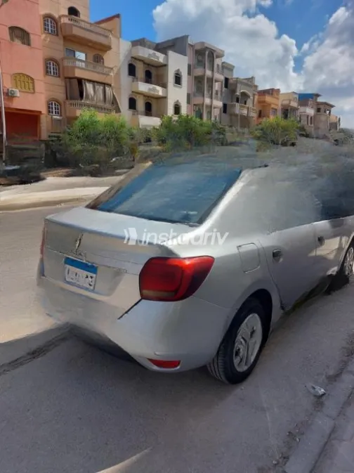 Renault Logan 2017 Gray Automatic Used for Sale in Damietta - 3