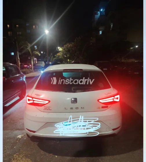 Seat Leon 2017 White Automatic Used for Sale in Greater Cairo ( Cairo + Giza) - 6
