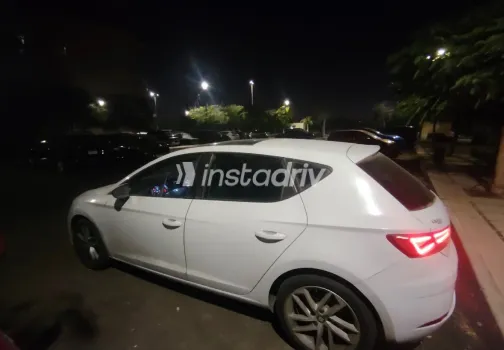 Seat Leon 2017 White Automatic Used for Sale in Greater Cairo ( Cairo + Giza) - 7