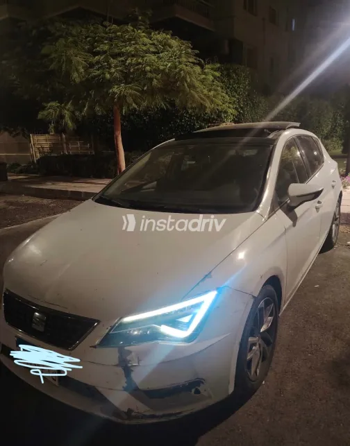 Seat Leon 2017 White Automatic Used for Sale in Greater Cairo ( Cairo + Giza) - 9