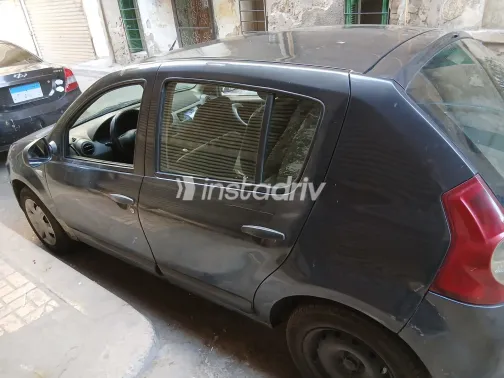 Renault Sandero 2011 Dark Gray Manual Used for Sale in Greater Cairo ( Cairo + Giza) - 3