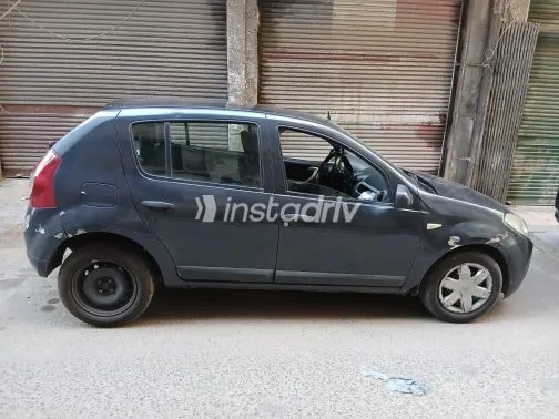 Renault Sandero 2011 Dark Gray Manual Used for Sale in Greater Cairo ( Cairo + Giza) - 7
