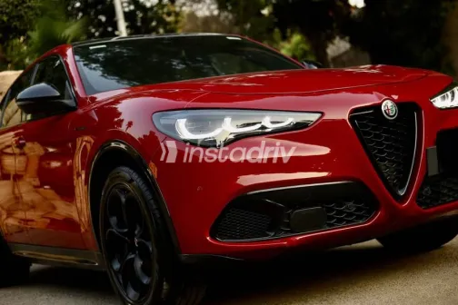 الفاروميو ستلفيو 2024 أحمر أوتوماتيك مستعملة للبيع في المعادى - 3