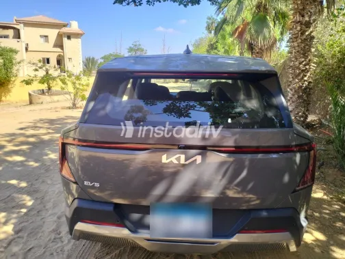 Kia EV5 2024 Gray Automatic Used for Sale in Greater Cairo ( Cairo + Giza) - 3