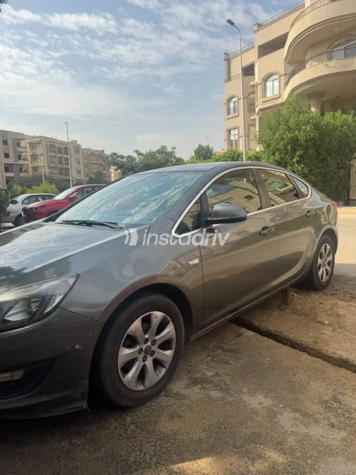 اوبل أسترا 2021 رمادي غامق أوتوماتيك مستعملة للبيع في القاهرة الكبرى ( القاهرة - الجيزة) - 2