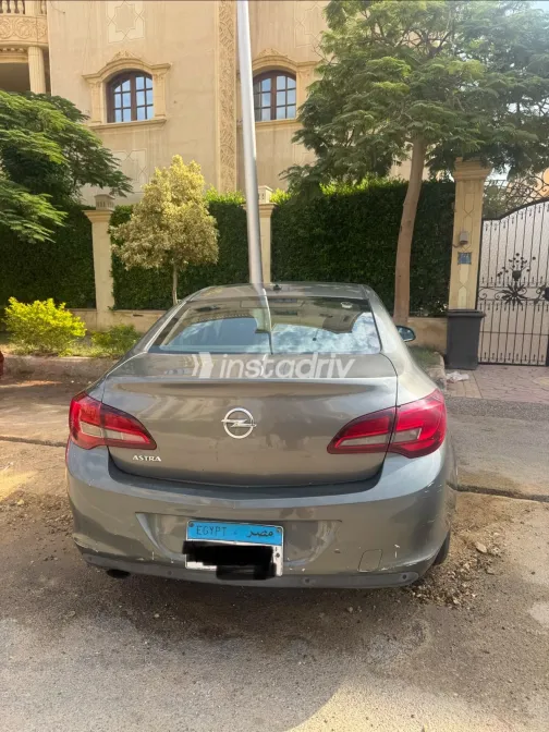 اوبل أسترا 2021 رمادي غامق أوتوماتيك مستعملة للبيع في القاهرة الكبرى ( القاهرة - الجيزة) - 7