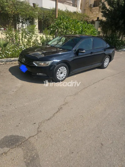 Volkswagen Passat 2017 Black Automatic Used for Sale in Greater Cairo ( Cairo + Giza) - 2
