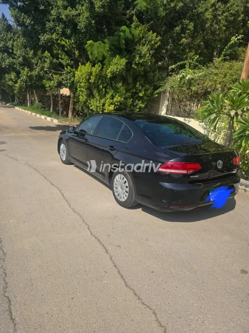 Volkswagen Passat 2017 Black Automatic Used for Sale in Greater Cairo ( Cairo + Giza) - 4