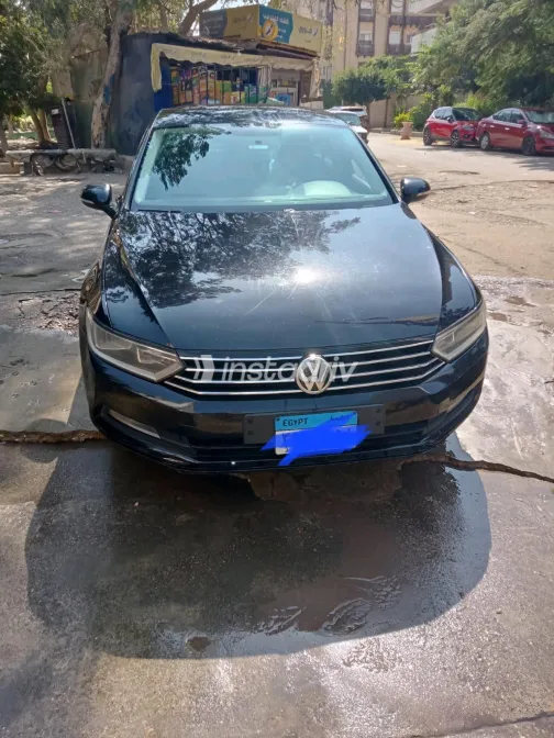 Volkswagen Passat 2017 Black Automatic Used for Sale in Greater Cairo ( Cairo + Giza) - 5