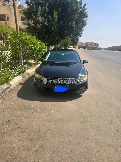 Volkswagen Passat 2017 Black Automatic Used for Sale in Greater Cairo ( Cairo + Giza) - 10