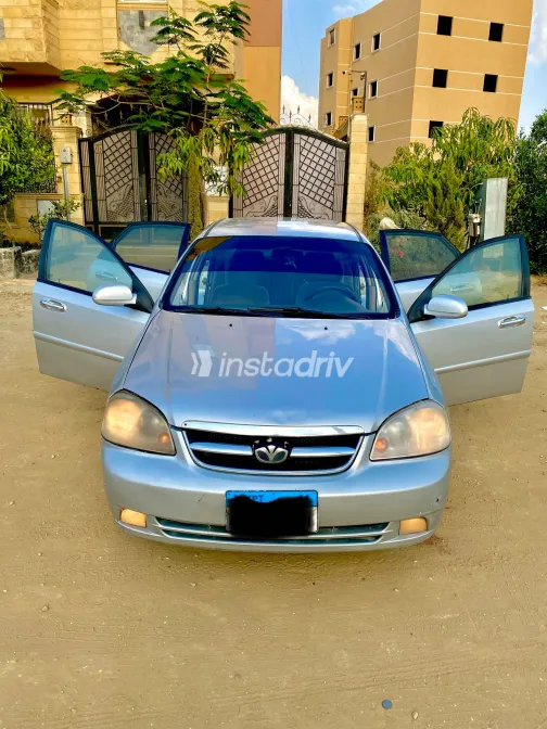 Daewoo Lacetti 2005 Silver Automatic Used for Sale in Greater Cairo ( Cairo + Giza) - 5
