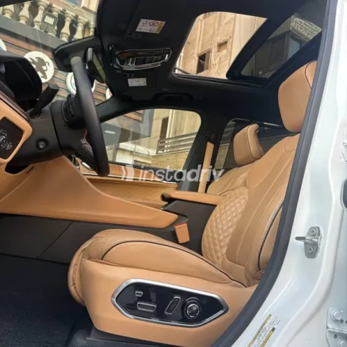 Jeep Grand Cherokee 2025 White Automatic New for Sale in Cairo - 8