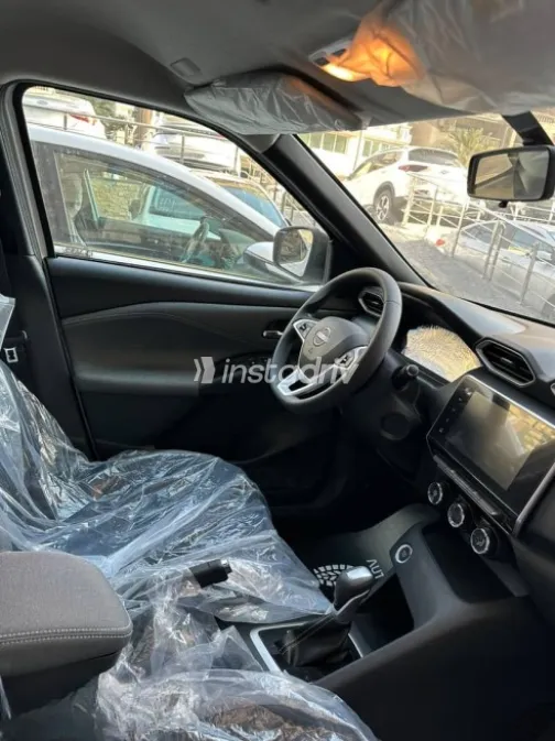 Nissan Magnite 2027 White Automatic New for Sale in Nasr city - 7