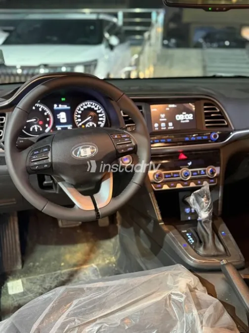 Hyundai Elantra 2027 White Automatic New for Sale in Nasr city - 5
