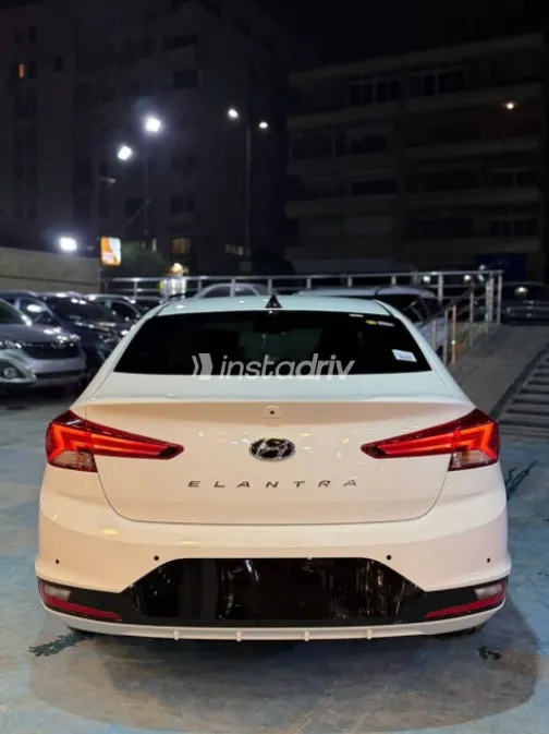 Hyundai Elantra 2027 White Automatic New for Sale in Nasr city - 7