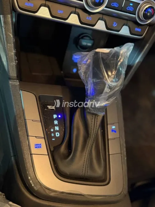 Hyundai Elantra 2027 White Automatic New for Sale in Nasr city - 10