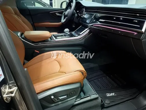 اودي Q7 2025 رمادي أوتوماتيك مستعملة للبيع في القاهرة - 10
