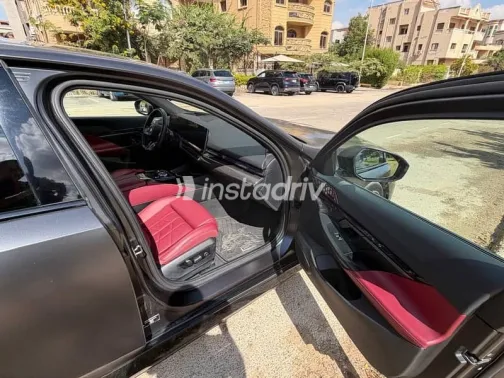 بي ام دبليو I5 2024 رمادي أوتوماتيك مستعملة للبيع في القاهرة - 4