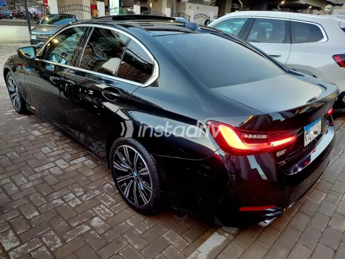 بي ام دبليو 320 2026 أسود أوتوماتيك مستعملة للبيع في القاهرة الكبرى ( القاهرة - الجيزة) - 9
