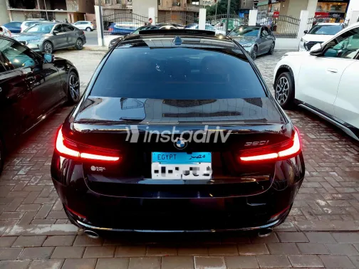 بي ام دبليو 320 2026 أسود أوتوماتيك مستعملة للبيع في القاهرة الكبرى ( القاهرة - الجيزة) - 10