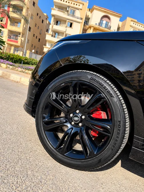 Land Rover Range Rover 2021 Black Automatic Used for Sale in Greater Cairo ( Cairo + Giza) - 5