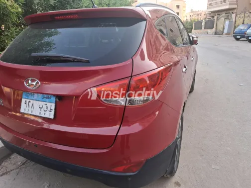 Hyundai IX 35 2016 Red Automatic Used for Sale in Greater Cairo ( Cairo + Giza) - 2