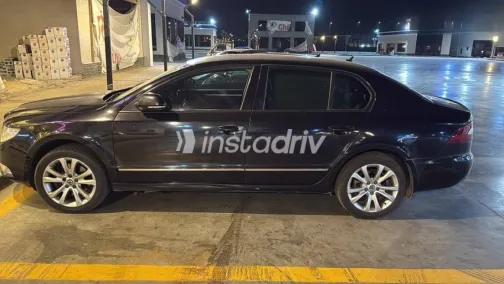 Skoda Superb 2011 Black Automatic Used for Sale in Madinaty - 3