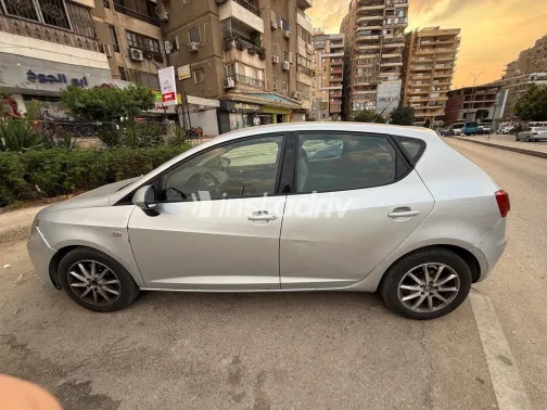 Seat Ibiza 2017 Silver Automatic Used for Sale in Greater Cairo ( Cairo + Giza) - 4