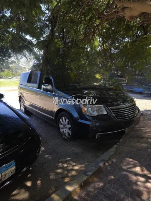 Chrysler Town & Country 2011 Petroleum Automatic Used for Sale in Alexandria - 5