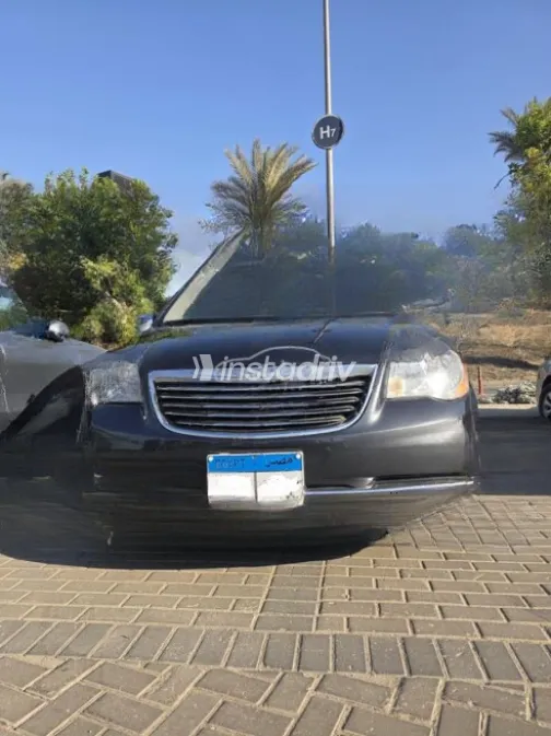 Chrysler Town & Country 2011 Petroleum Automatic Used for Sale in Alexandria - 6