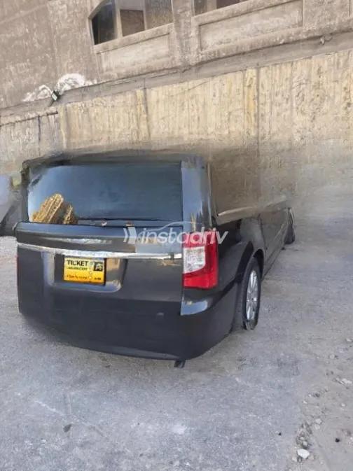 Chrysler Town & Country 2011 Petroleum Automatic Used for Sale in Alexandria - 7
