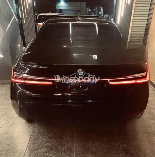 BMW 740 2020 Black Automatic Used for Sale in Cairo - 2