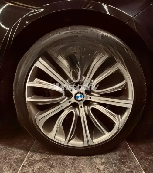BMW 740 2020 Black Automatic Used for Sale in Cairo - 5