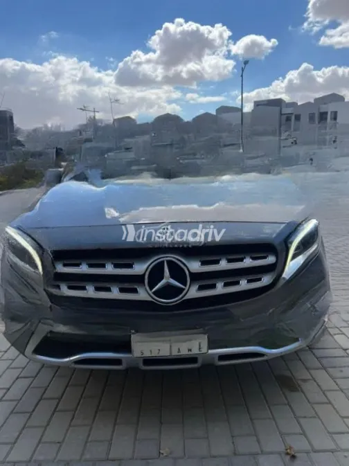 Mercedes GLA 200 2018 Silver Automatic Used for Sale in Madinaty - 2