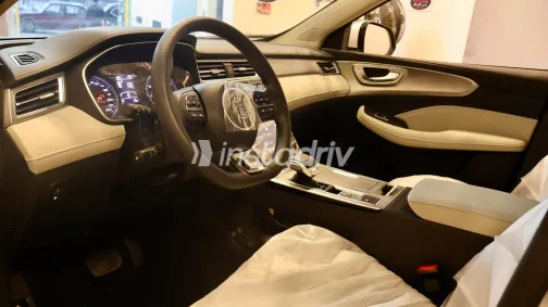 MG RX5 Plus 2025 Black Automatic Used for Sale in Greater Cairo ( Cairo + Giza) - 3