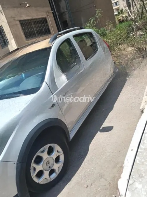 Renault Sandero Step Way 2013 Silver Manual Used for Sale in Cairo - 3