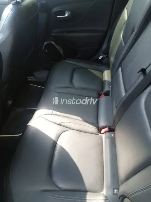 Jeep Renegade 2019 Brown Automatic Used for Sale in Nasr city - 5