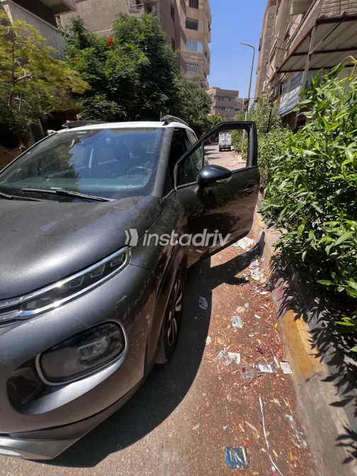 Citroën C3 Aircross 2020 Gray Automatic Used for Sale in Greater Cairo ( Cairo + Giza) - 3