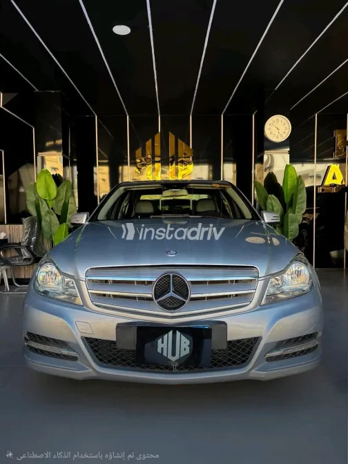Mercedes C 180 2013 Silver Automatic Used for Sale in Greater Cairo ( Cairo + Giza) - 2