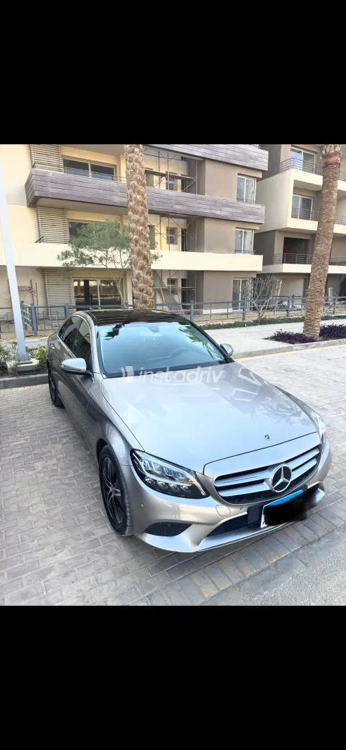Mercedes C 180 2020 Gold Automatic Used for Sale in Greater Cairo ( Cairo + Giza) - 5