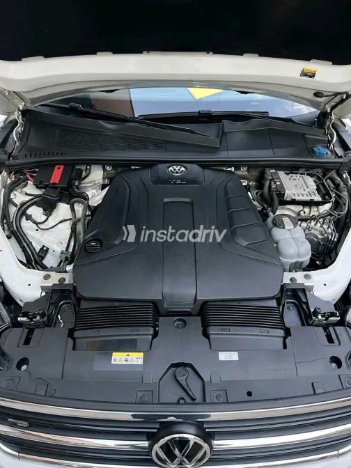 Volkswagen Touareg 2024 White Automatic Used for Sale in Greater Cairo ( Cairo + Giza) - 1