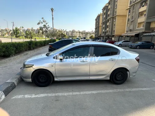 Honda City 2009 Silver Automatic Used for Sale in Greater Cairo ( Cairo + Giza) - 3