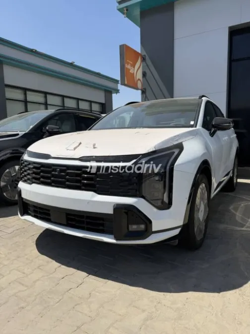 Kia Sportage 2027 White Automatic New for Sale in Cairo - 2