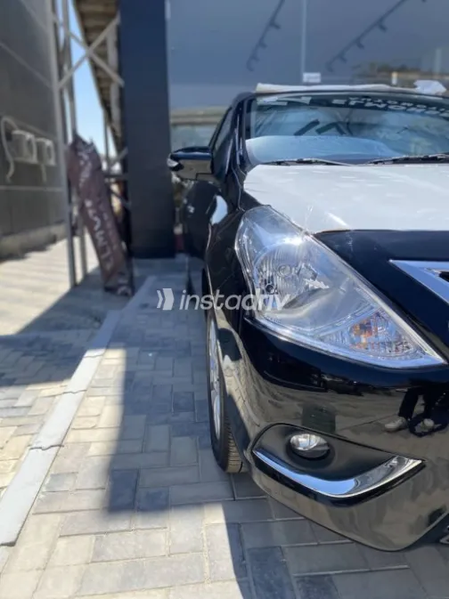 نيسان صنى 2027 أسود أوتوماتيك جديدة للبيع في داون تاون - 3